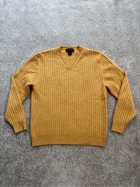 Brooks Brothers Lambswool Ribbed V Neck Sweater Mustard Gold Men’s Large